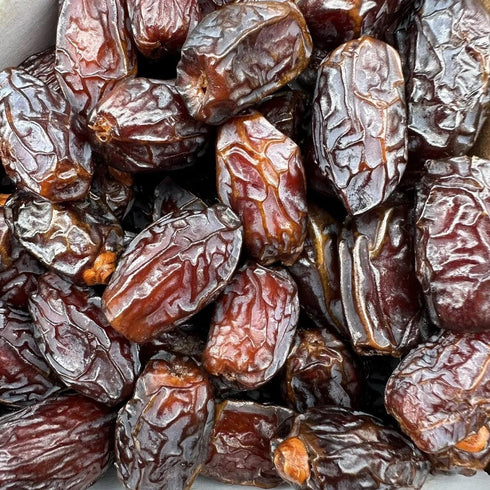 US Snacks Premium Quality Medjool Dates With Pits, Sweet and Natural California Desert Grown