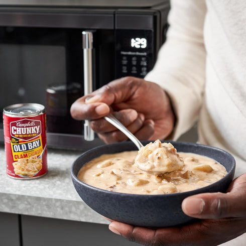 18.8 oz Campbell's Chunky Soup, OLD BAY Seasoned Clam Chowder, Can