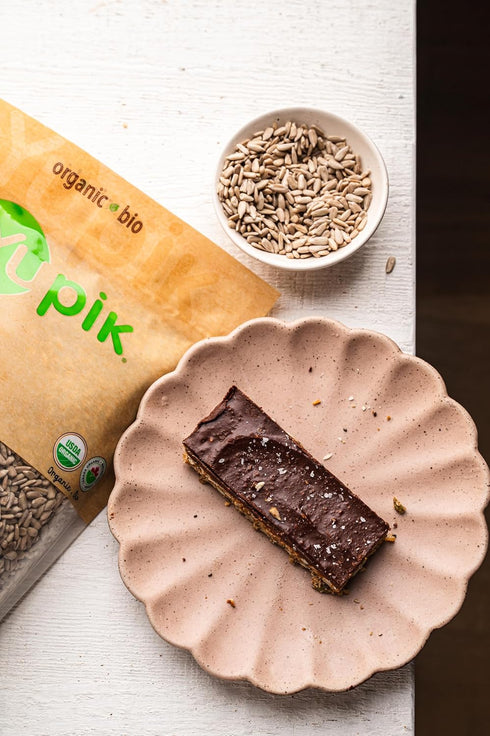 2.2 lb (35.2 oz), Yupik Organic Sunflower Seeds, No Shell, Non-GMO, Vegan, Gluten-Free, Kosher, Raw Seeds, Salt-Free