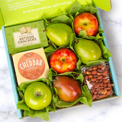Deluxe Gourmet Gift Box: Perfect Pairings of Fruit and Cheese