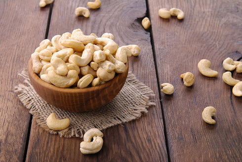 W320 (1.5 lb) Fair Trade Organic Raw Cashews Whole Unsalted Cashews for Snacking, Cooking, Baking & Trail Mix USDA