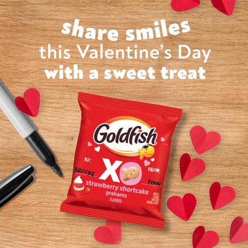 24 Count 0.75 Oz Goldfish Valentine's Day Strawberry Shortcake Flavored Baked Graham Snacks