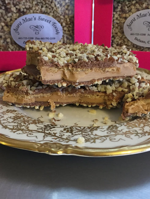 Aunt Mae's Sweet Tooth 8 oz English Toffee Box (Peanut Butter Crunch)