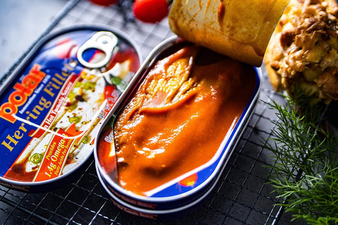 3.53-Ounce (Pack 18) MW Polar Herring, Hot Tomato Sauce