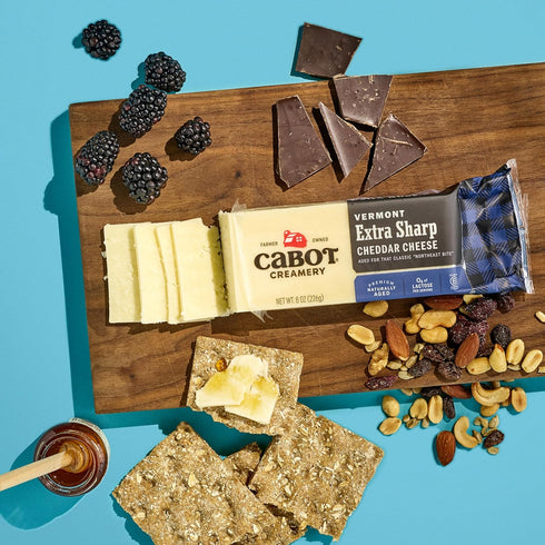 8 OZ Cabot Extra Sharp Cheddar Bar